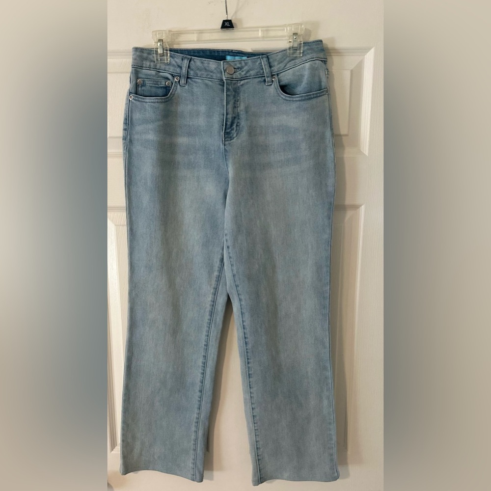 Women's‎ J.McLaughlin Light Blue Size 8
Pockets Classic Denim Comfy Jeans.